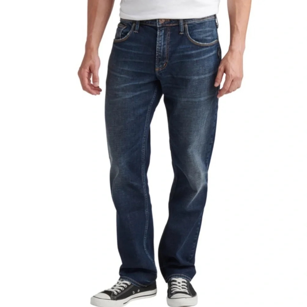 Silver Men's Machray Classic Straight Fit Dark  Indigo Jeans Size 40